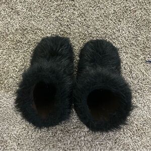 Black Fuzzy Boots